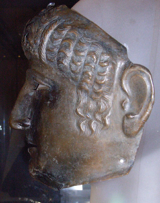 Roman bronze helmet face mask - ВСЕМ ВОИНАМ, В ЗНАК УВАЖЕНИЯ . 